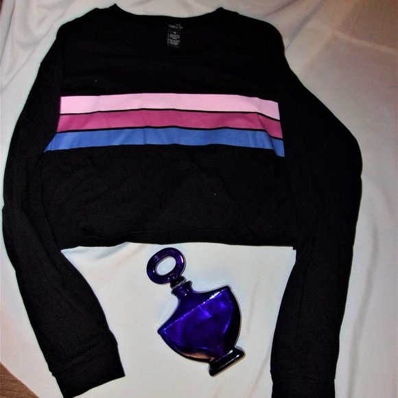 Tops - 💝4/$15 medium womens black crop top  tee shirt